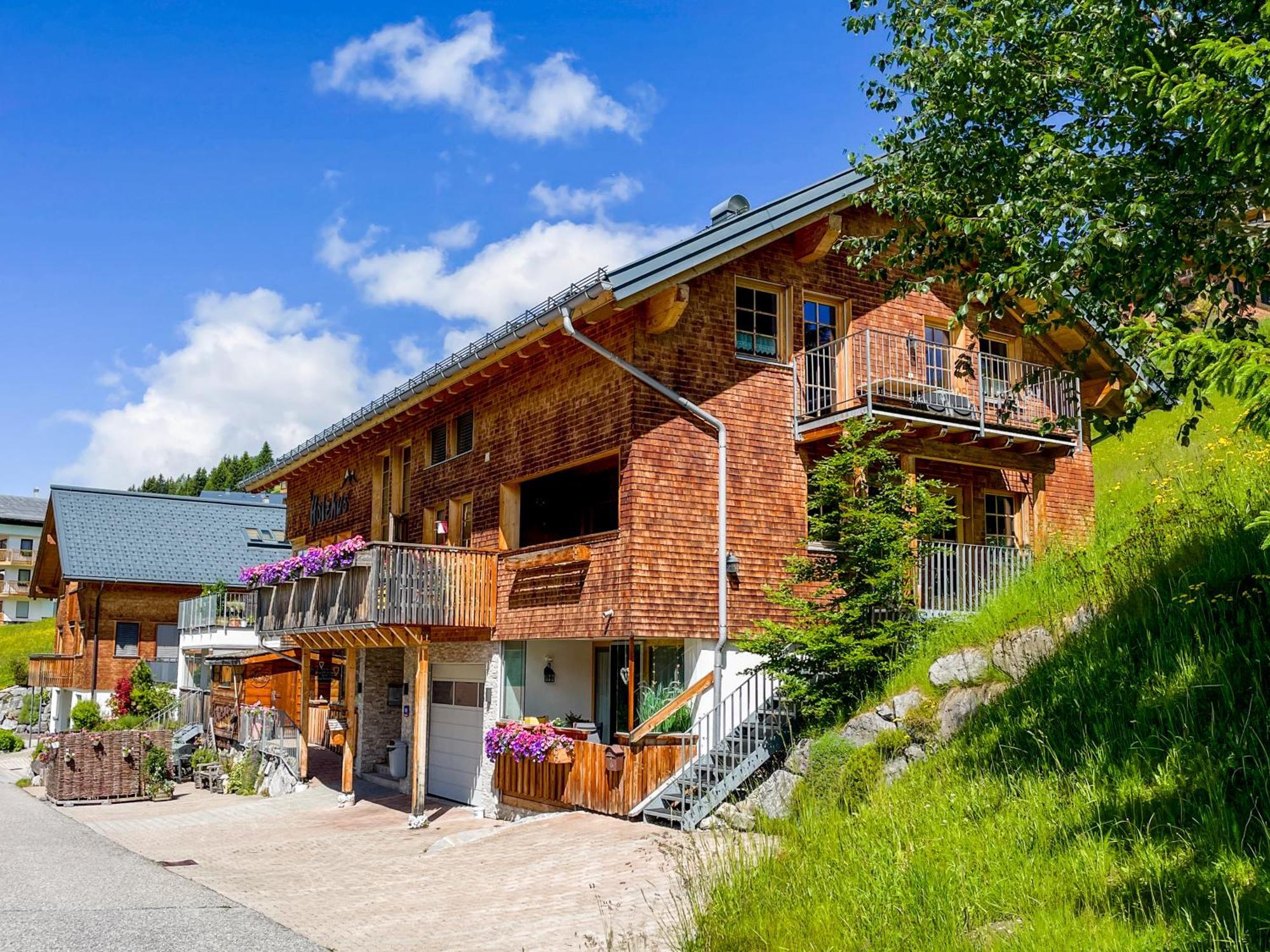 Apartamento Damülser Holzhus Exterior foto